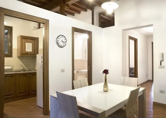 Oriuolo Palace Apartamento